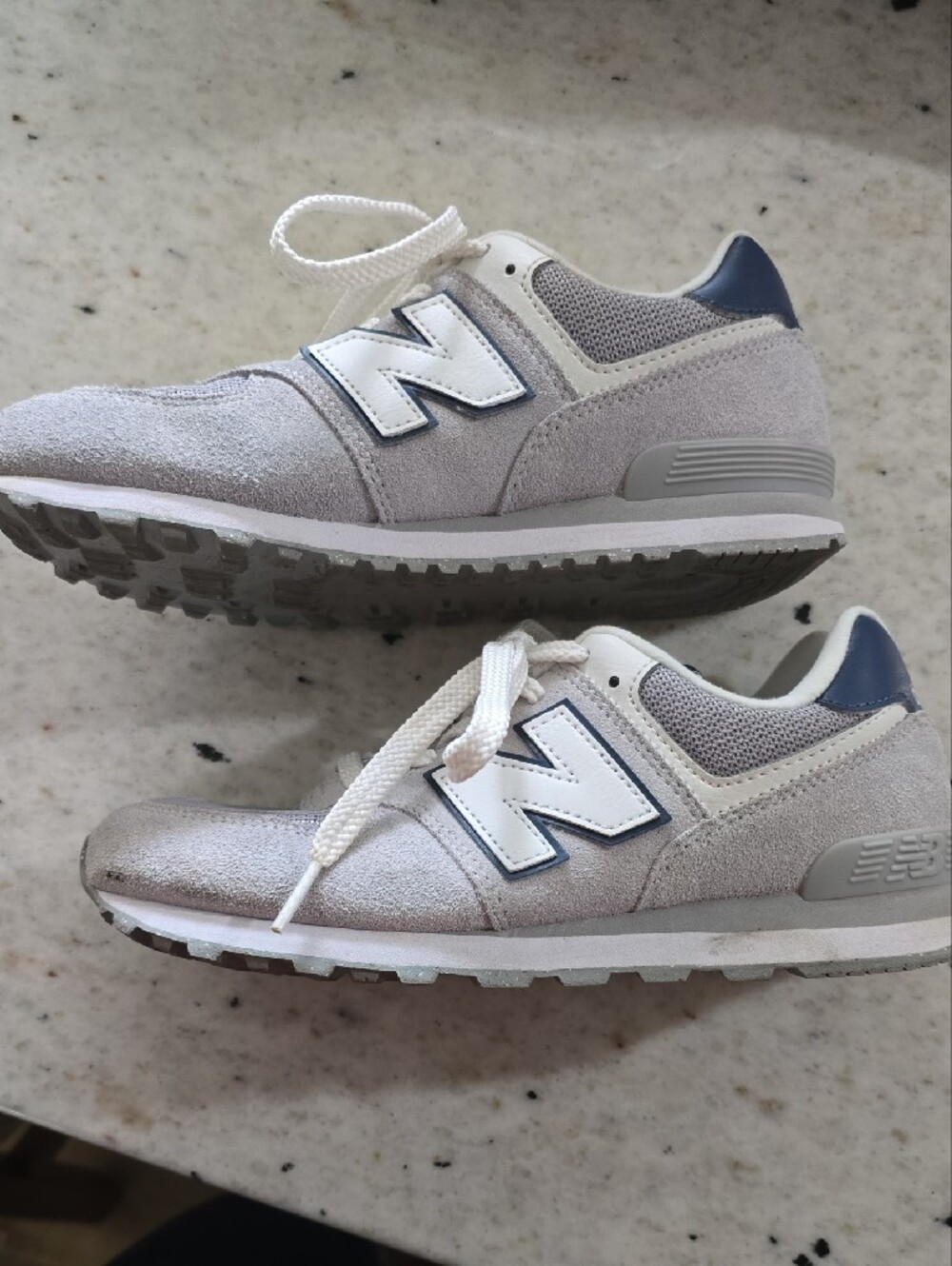 New Balance Kids Sneakers in Light Gray and White with Navy Accents - Picture 2 of 6
